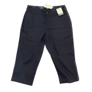 St. John’s Bay Secretly Slender Mid Rise Black Capri Pants Size 10